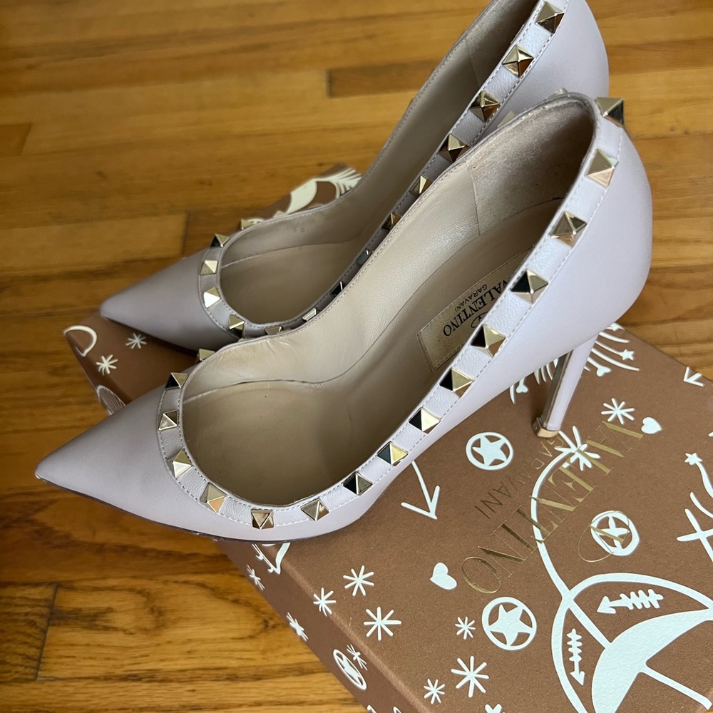 Valentino Rockstud Heels 🛑SOLD!!!